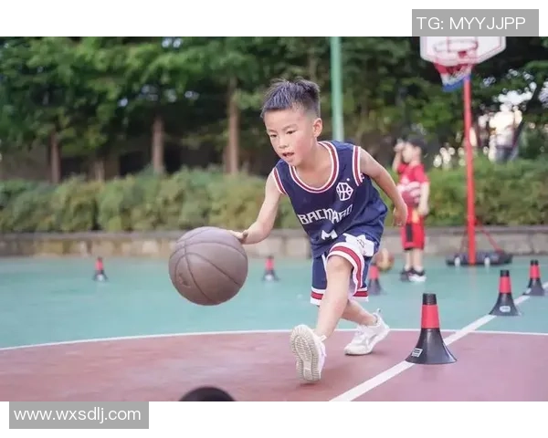 单打篮球的魅力与技巧探讨如何在一对一对抗中提升个人能力与战术意识